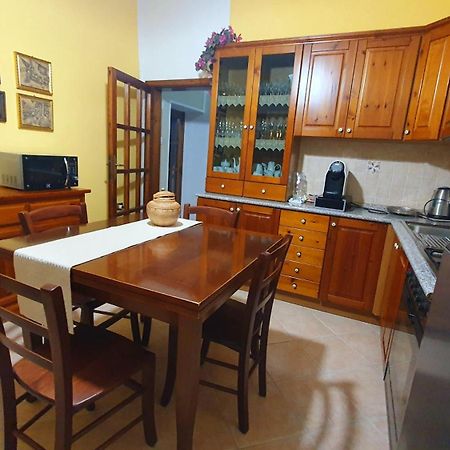 Su Carreri Panzió Armungia Kültér fotó