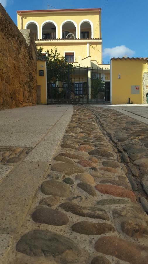Su Carreri Panzió Armungia Kültér fotó